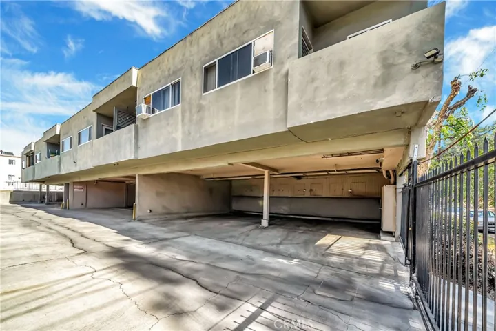 6911 Haskell Avenue, Van Nuys, California 91406