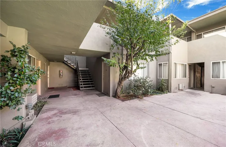 6911 Haskell Avenue, Van Nuys, California 91406