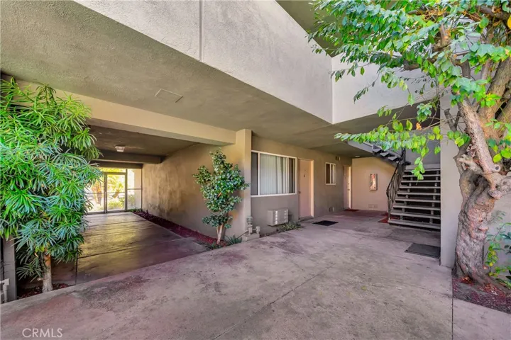 6911 Haskell Avenue, Van Nuys, California 91406