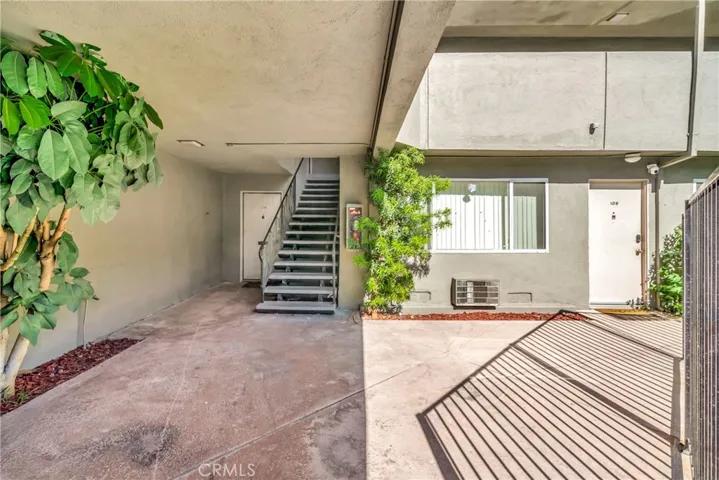 6911 Haskell Avenue, Van Nuys, California 91406