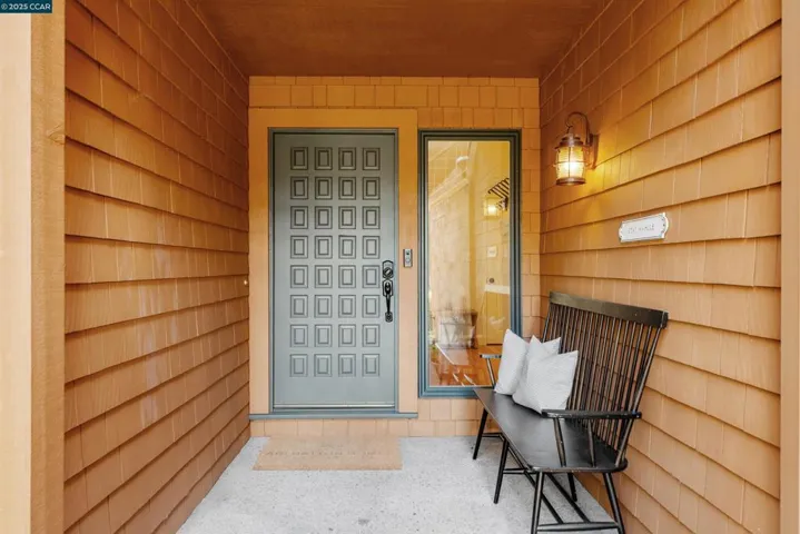 154 Ravenhill Rd, Orinda, California 94563