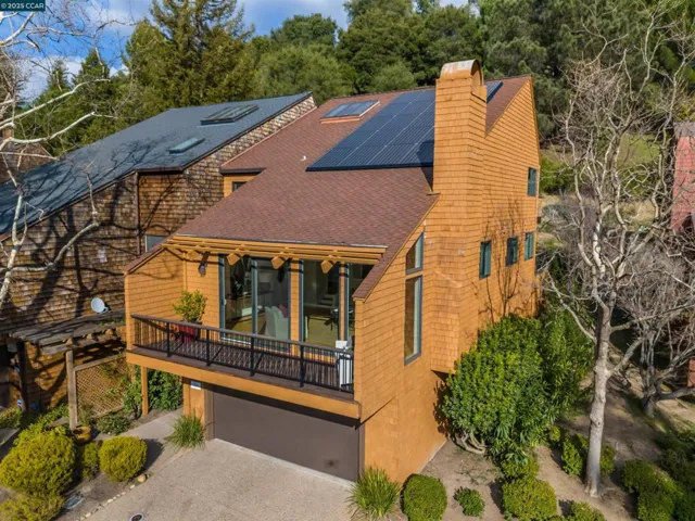 154 Ravenhill Rd, Orinda, California 94563