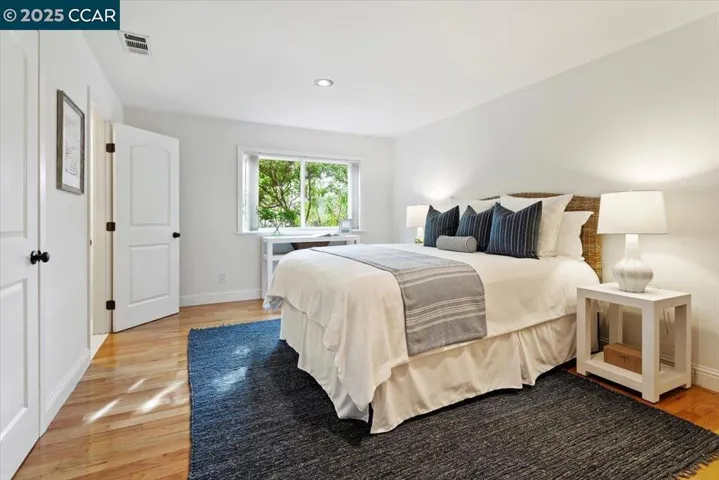 154 Ravenhill Rd, Orinda, California 94563