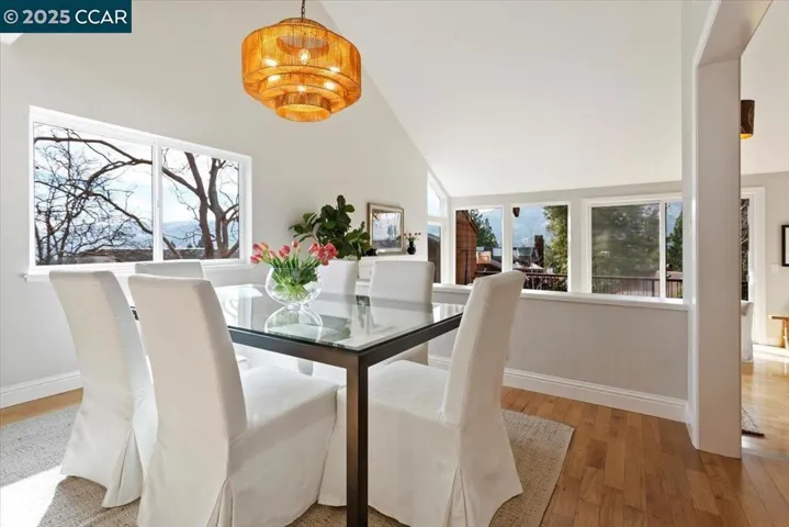 154 Ravenhill Rd, Orinda, California 94563