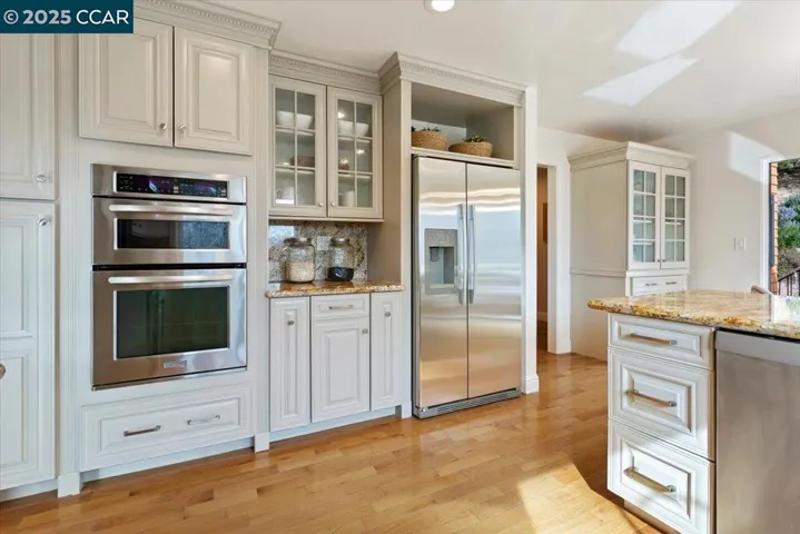 154 Ravenhill Rd, Orinda, California 94563