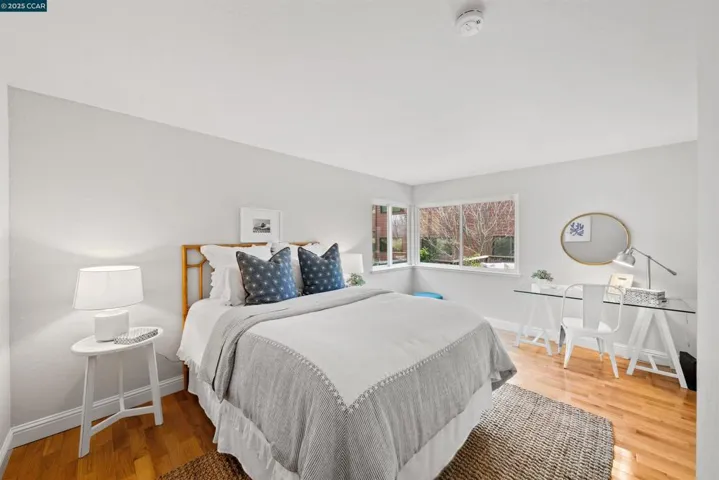 154 Ravenhill Rd, Orinda, California 94563