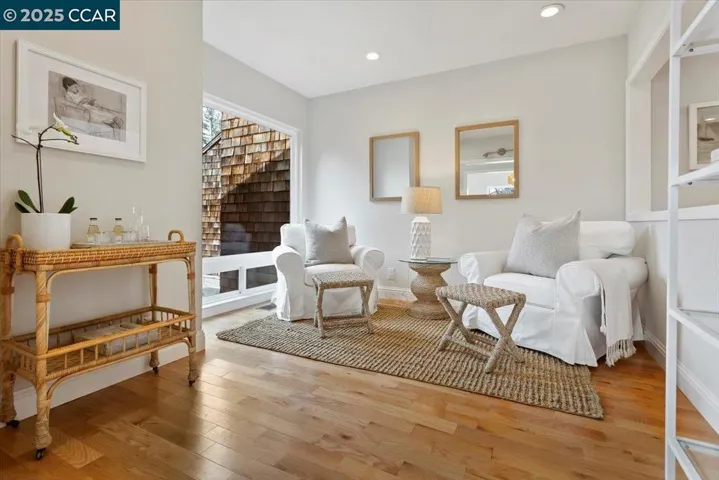 154 Ravenhill Rd, Orinda, California 94563