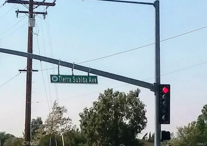 MAKE LEFT ON TIERRA SUBIDA AVE