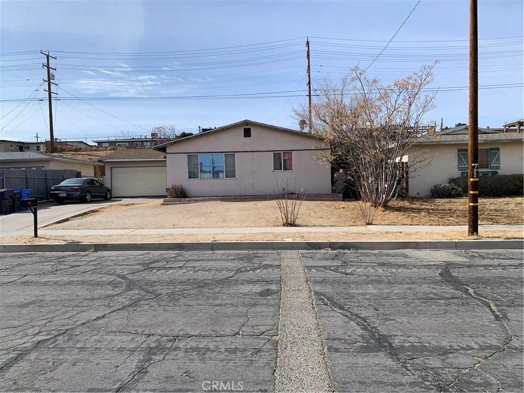 700 Patricia Avenue, Barstow, California 92311 home-pic-1