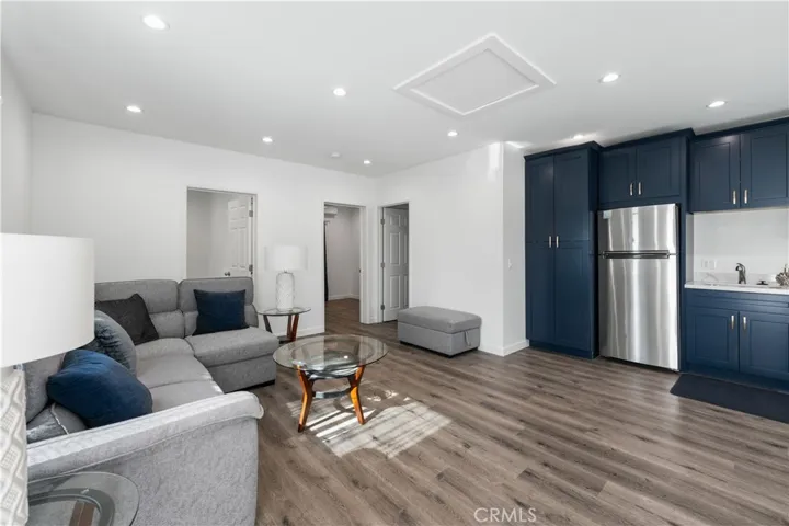 22202 Roscoe Boulevard, West Hills, California 91304