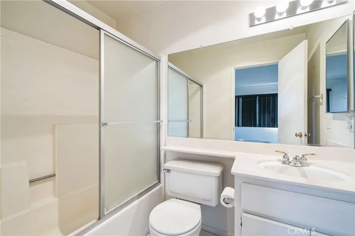 2nd bathroom upstair