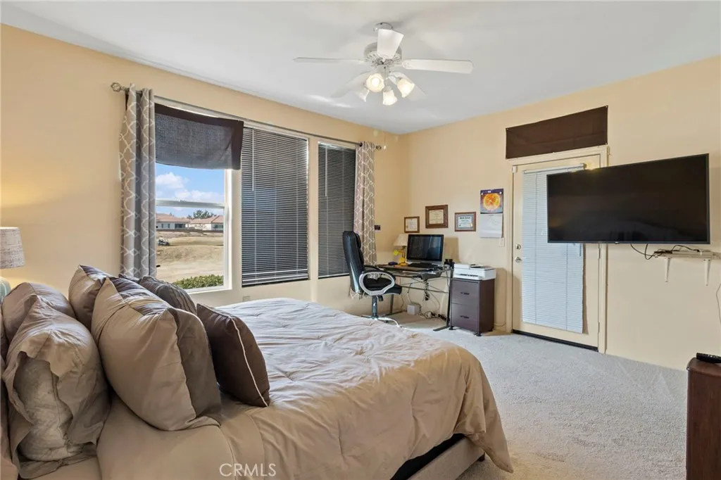 11096 Sandy Lane, Apple Valley, California 92308 home-pic-16