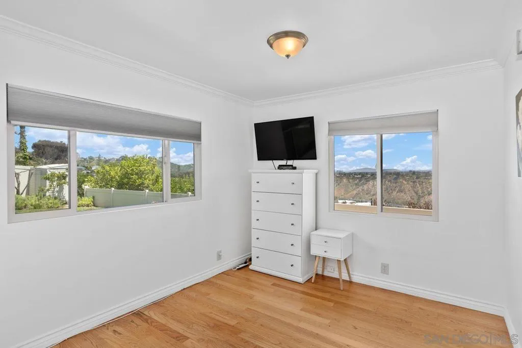 5720 Desert View Drive, La Jolla, California 92037 home-pic-14