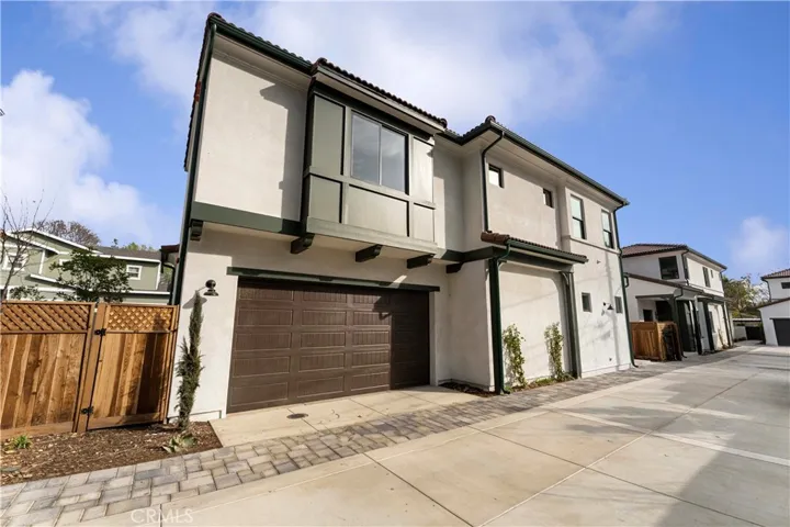 634 W Olive Avenue J, Monrovia, California 91016