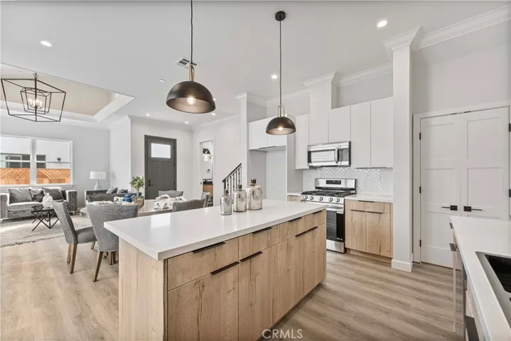 634 W Olive Avenue J, Monrovia, California 91016