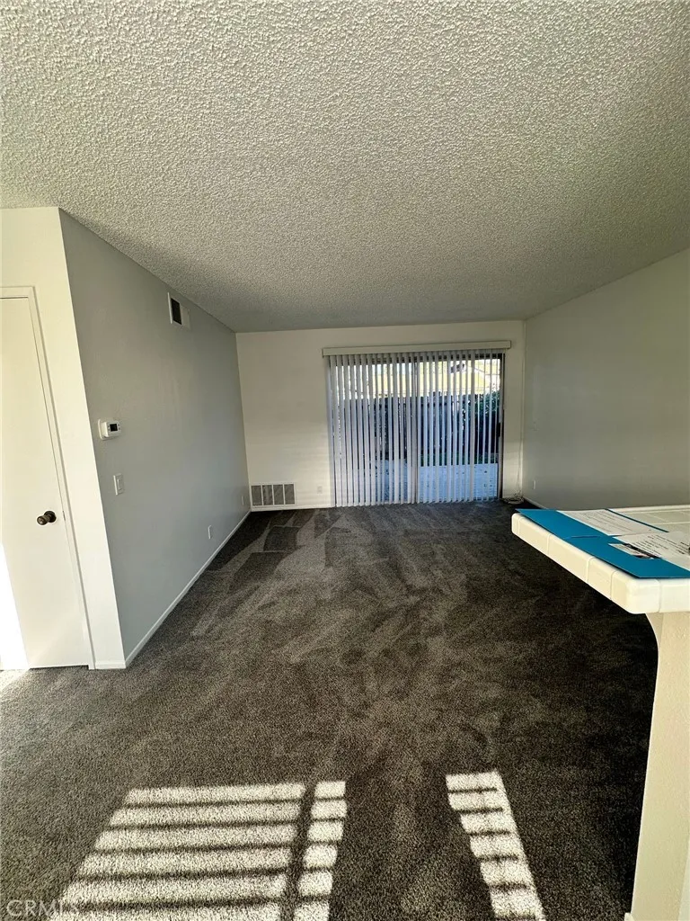 2713 living area off of the kitchen.