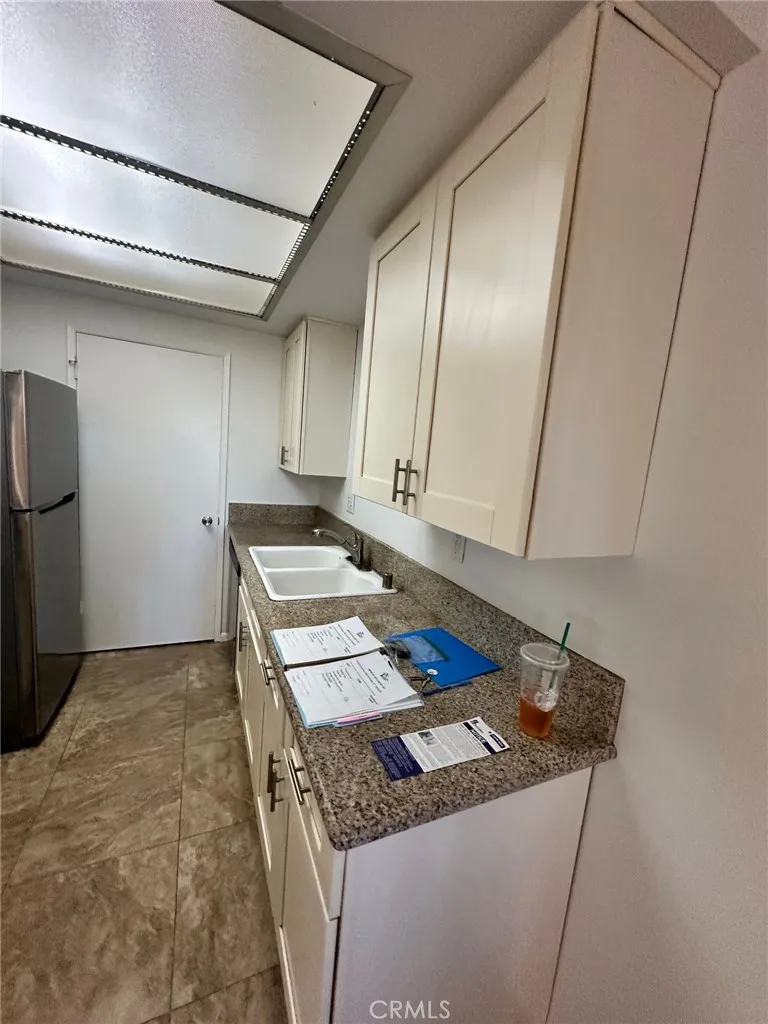 2663 another kitchen view.