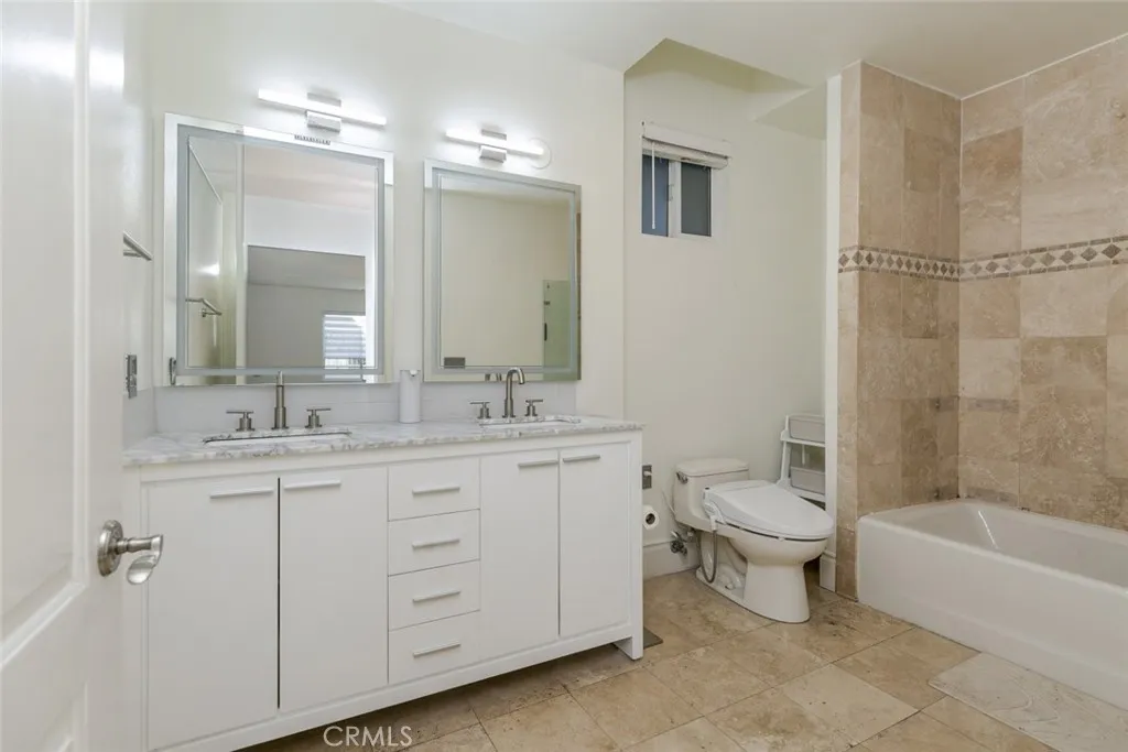 1023 Wilcox Avenue 102, Los Angeles, California 90038 home-pic-19