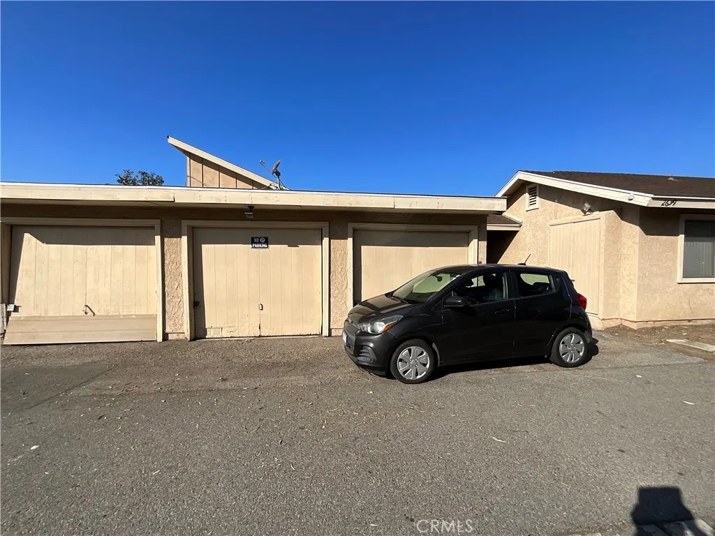 Garage is for 2695