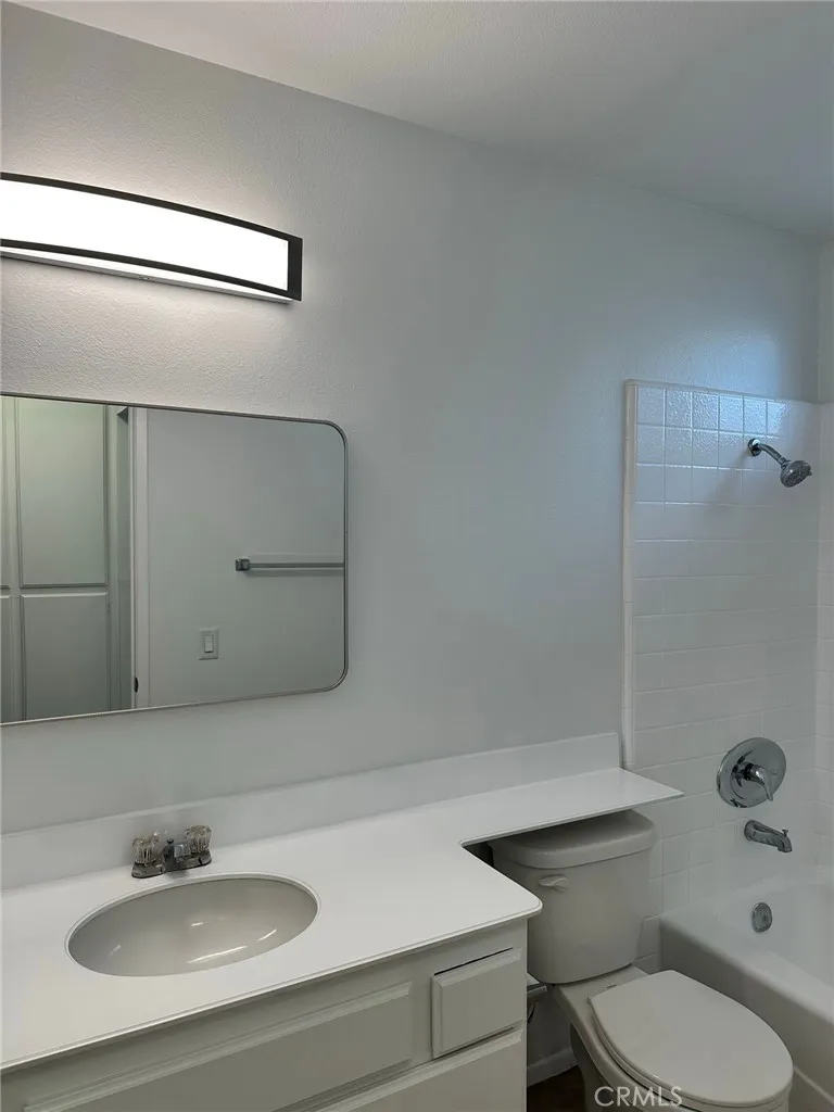 2695 another bathroom view.