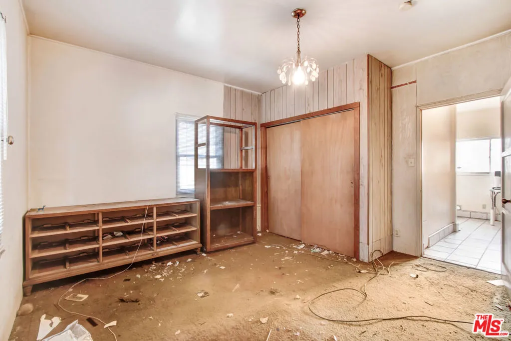 227 W 52nd Street, Los Angeles, California 90037 home-pic-5