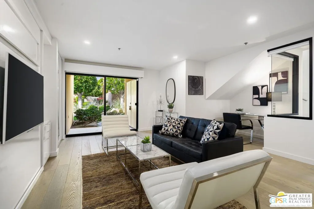 100 E Stevens Road 513, Palm Springs, California 92262 home-pic-19
