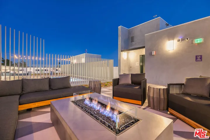 5801 Camerford Avenue Ph4, Los Angeles, California 90038