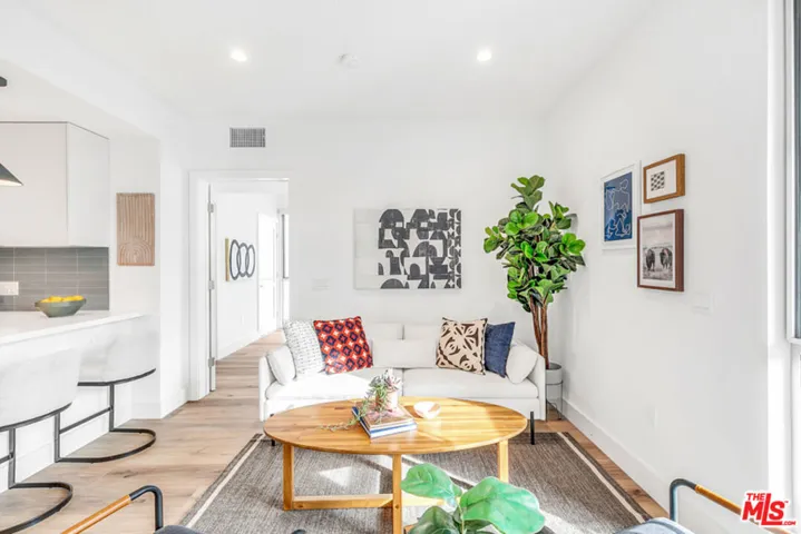 5801 Camerford Avenue Ph4, Los Angeles, California 90038