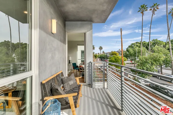 5801 Camerford Avenue Ph4, Los Angeles, California 90038