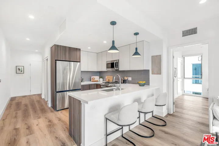 5801 Camerford Avenue Ph4, Los Angeles, California 90038