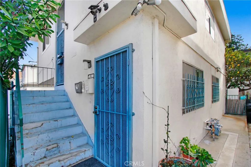 11258 Ohio Avenue, Los Angeles, California 90025 home-pic-1