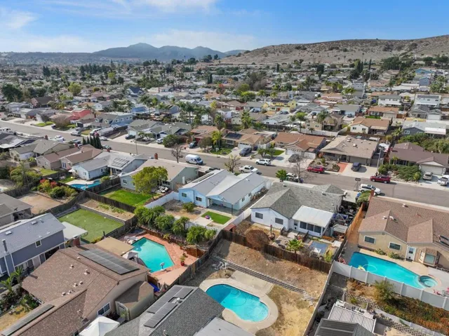 10101 Allenwood Way, Santee, California 92071