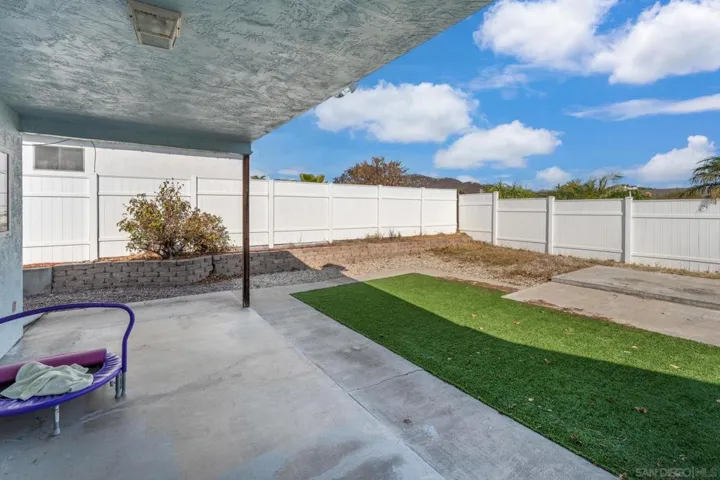 10101 Allenwood Way, Santee, California 92071
