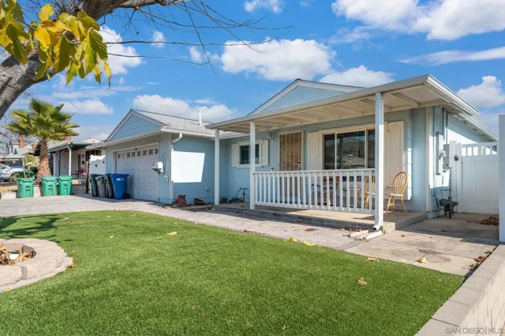 10101 Allenwood Way, Santee, California 92071