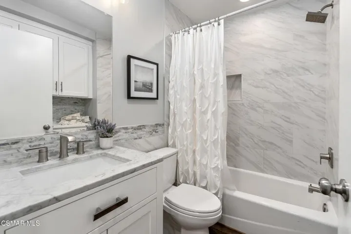 upstairs guest bath