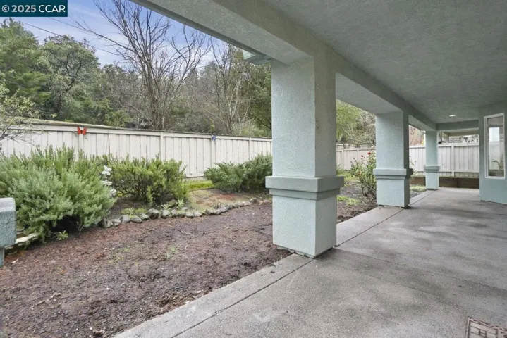 257 Red Mountain Drive, Cloverdale, California 95425-5437