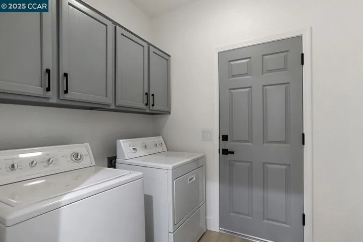257 Red Mountain Drive, Cloverdale, California 95425-5437