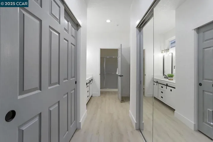 257 Red Mountain Drive, Cloverdale, California 95425-5437