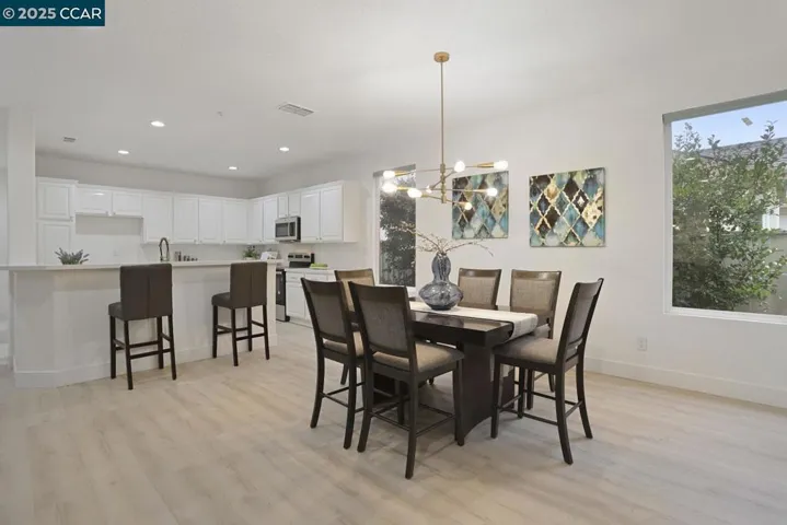 257 Red Mountain Drive, Cloverdale, California 95425-5437