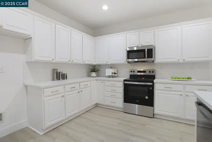 257 Red Mountain Drive, Cloverdale, California 95425-5437
