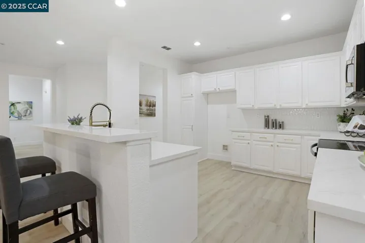 257 Red Mountain Drive, Cloverdale, California 95425-5437