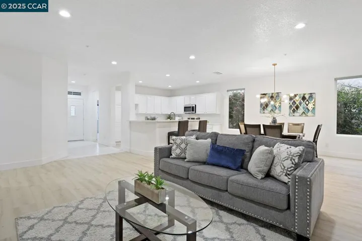 257 Red Mountain Drive, Cloverdale, California 95425-5437