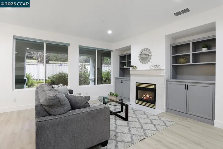 257 Red Mountain Drive, Cloverdale, California 95425-5437