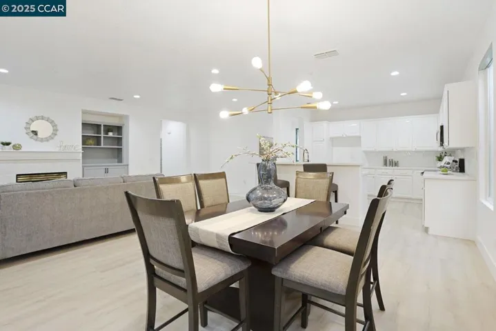 257 Red Mountain Drive, Cloverdale, California 95425-5437