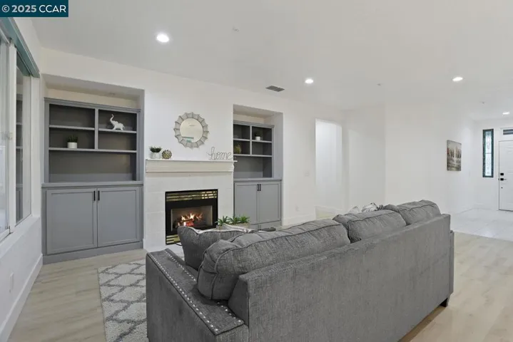 257 Red Mountain Drive, Cloverdale, California 95425-5437