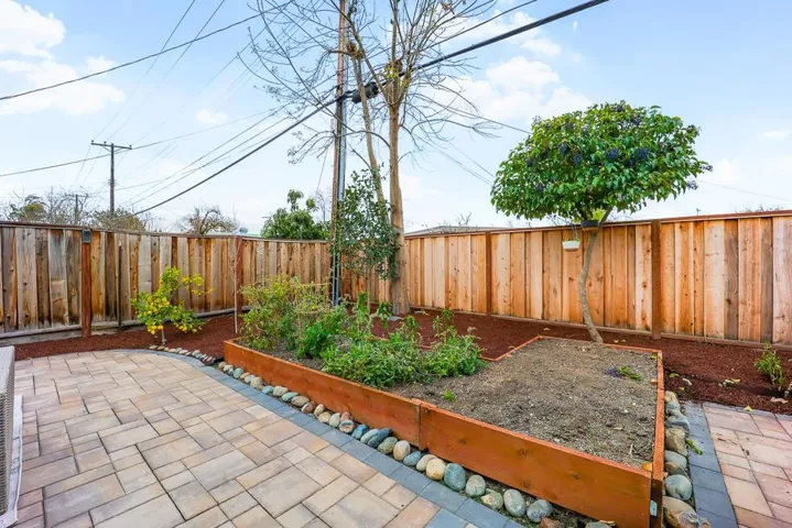648 Woodhams Road, Santa Clara, California 95051
