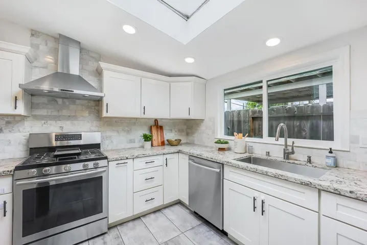 648 Woodhams Road, Santa Clara, California 95051