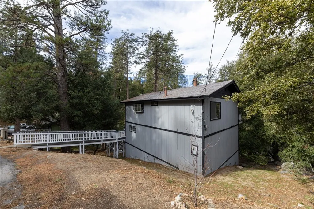 129 Zermat Dr 1-2, Crestline, California 92325 home-pic-5