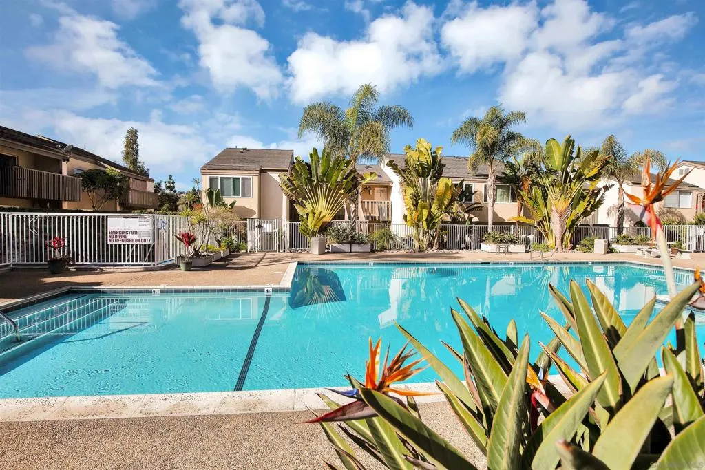 8644 Via Mallorca F, La Jolla, California 92037 home-pic-30