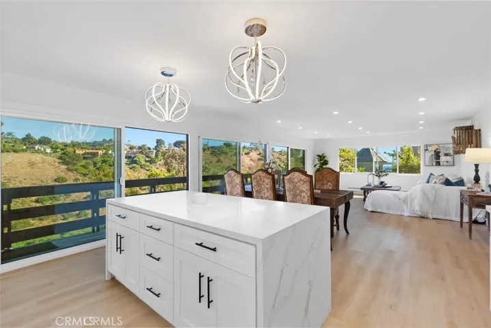 Kitchen/LivingRoom